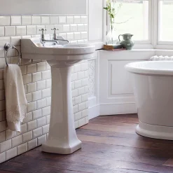 Urlington Bathroom Burlington Edwardian Round Medium Basin And Pedestal -Croydex shop burlingtonedwardianroundmediumbasinandpedestald1