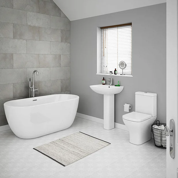 Venice Modern Freestanding Bath Suite 4 Venice Modern Freestanding Bath Suite - Image 2
